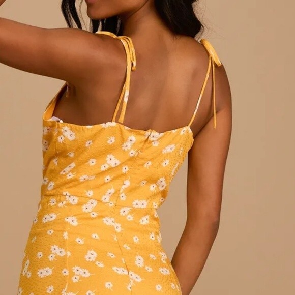 Lulu's Carefree Cutie Yellow Floral Print Tie Strap mini dress NWT size XS - Picture 3 of 13